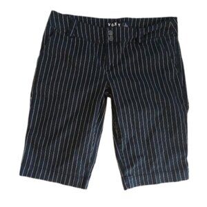 ---  Black and white Dress Shorts Size 7